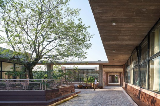 Dingshu Vocational School of Pottery / genarchitects - Exterior Photography, Facade, Windows, Beam, Courtyard