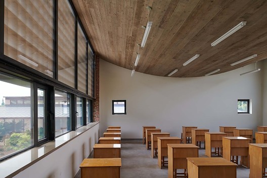 Dingshu Vocational School of Pottery / genarchitects - Interior Photography, Dining room, Windows, Table, Beam