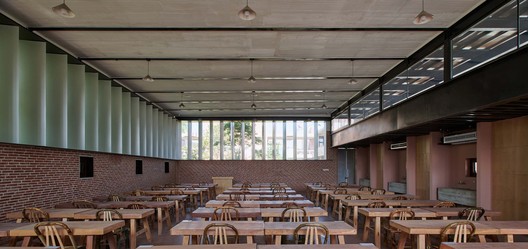 Dingshu Vocational School of Pottery / genarchitects - Interior Photography, Dining room, Table, Windows, Chair