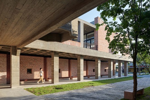 Dingshu Vocational School of Pottery / genarchitects - Interior Photography, Windows, Brick, Facade