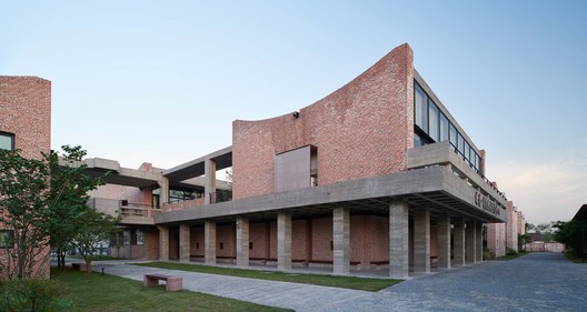 Dingshu Vocational School of Pottery / genarchitects - Exterior Photography, Windows, Brick, Facade
