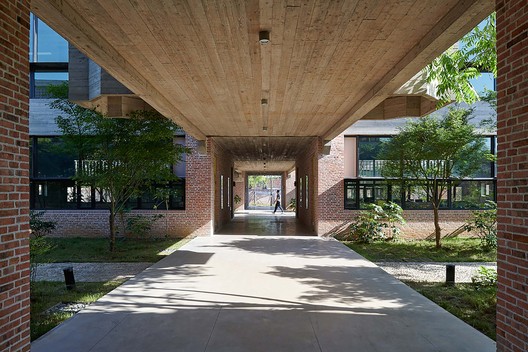 Dingshu Vocational School of Pottery / genarchitects - Interior Photography, Brick, Facade, Beam, Windows, Garden