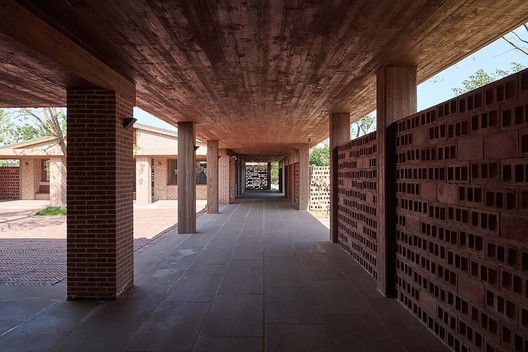 Dingshu Vocational School of Pottery / genarchitects - Interior Photography, Brick, Beam, Column