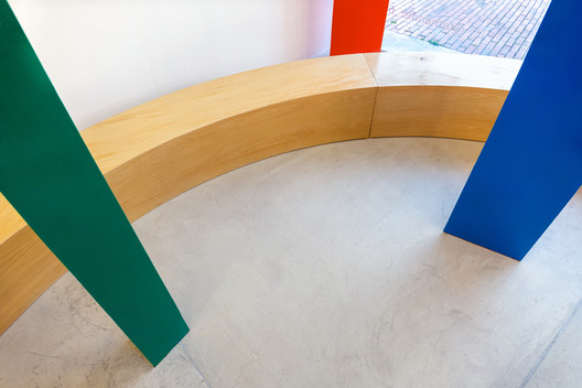 Simplicity, colors, and abstract forms: the new space designed by Benjamín Cadena in Bogotá - Image 15 of 15