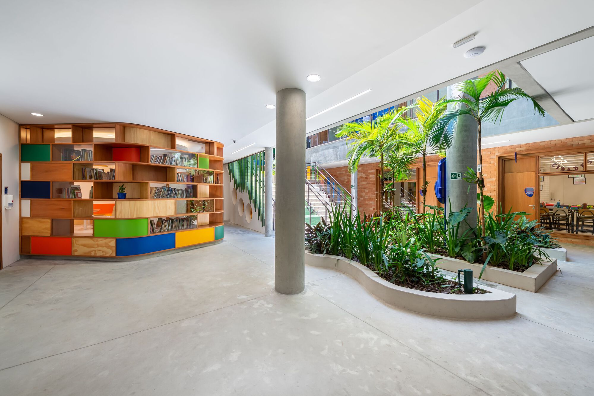 Galeria de CAMB Escola Caminho Aberto / Fernanda Dabbur Arquitetura ...