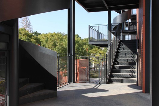 The Wall Maze of Vi Park / XING DESIGN - Interior Photography, Stairs, Facade, Handrail, Beam