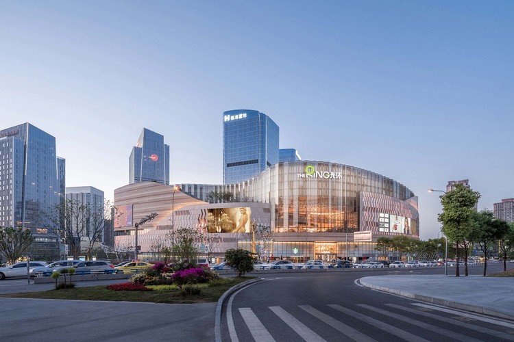 重庆约克郡光环购物公园  / pha湃昂国际建筑设计