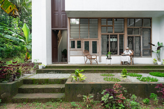 A Home Leftover / Ego Design Studio A Home Leftover / Ego Design Studio - Exterior Photography, Windows, Facade, Garden, Courtyard