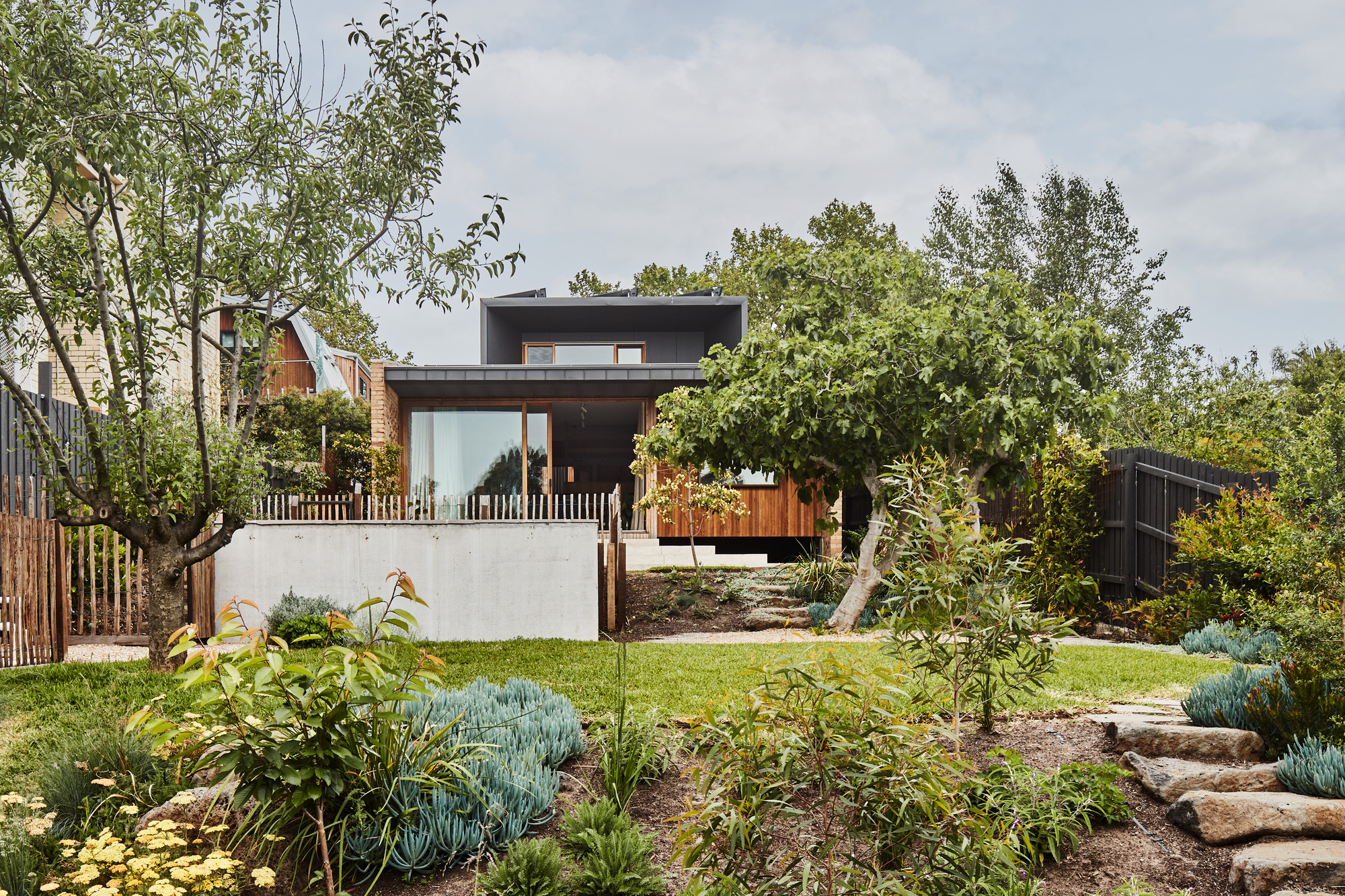 Gallery of West Bend House / MRTN Architects 2