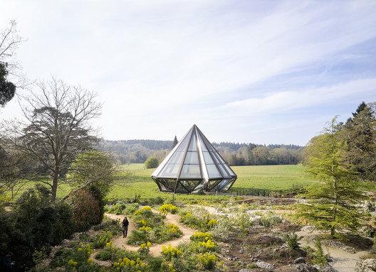 Heatherwick Studio Unveils Crown-Shaped Kinetic Glasshouse in West Sussex Heatherwick Studio Unveils Crown-Shaped Kinetic Glasshouse in West Sussex - Image 6 of 21