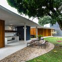 Casa Banibás / Apiacás Arquitetos - Fotografia de Exterior, Porta, Banco, Janela, Pátio, Aido