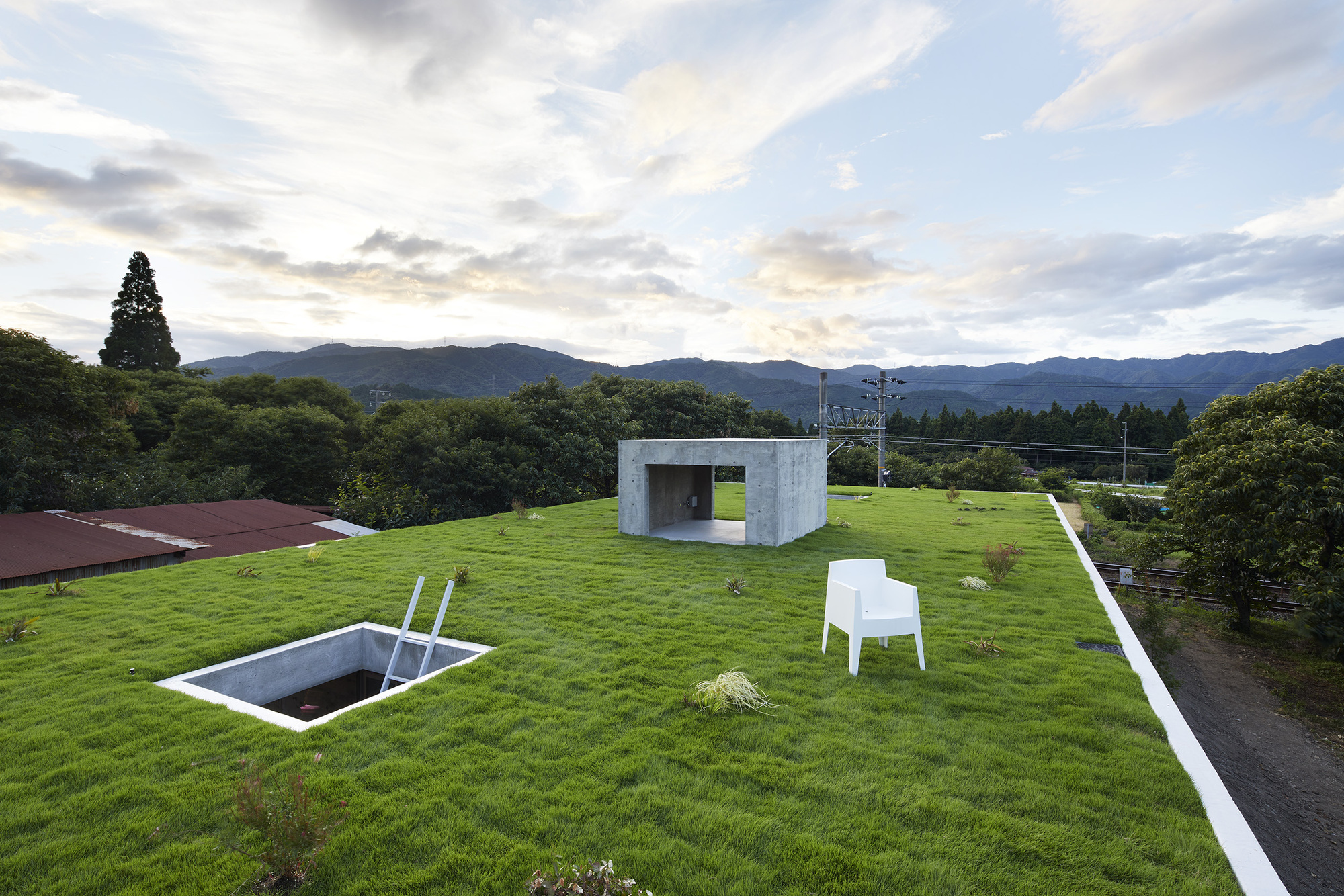 Galeria de Casa em Sekigahara / Airhouse Design Office 9