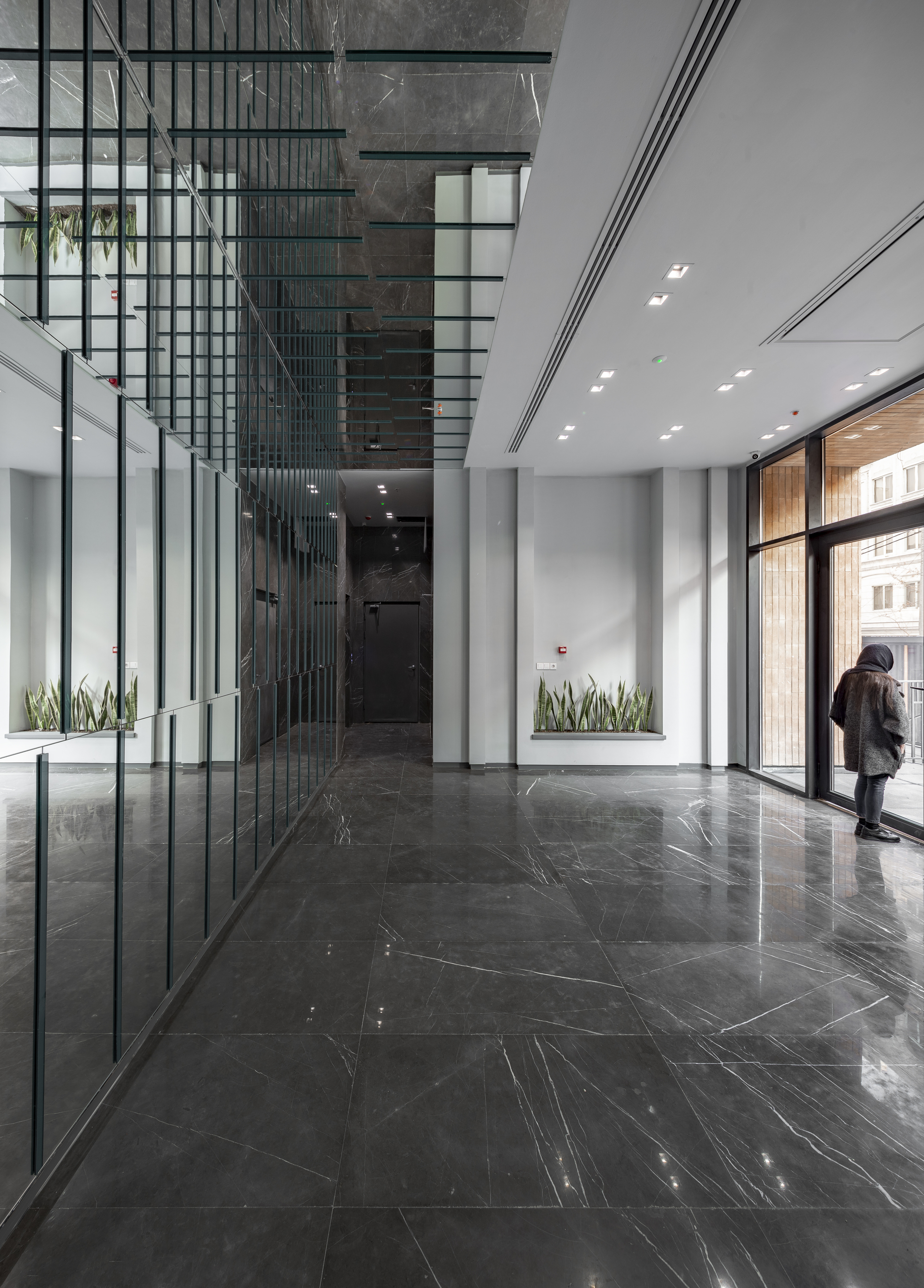 Toheed House Gallery of Tohid Residential Building / Hooba Design - 10