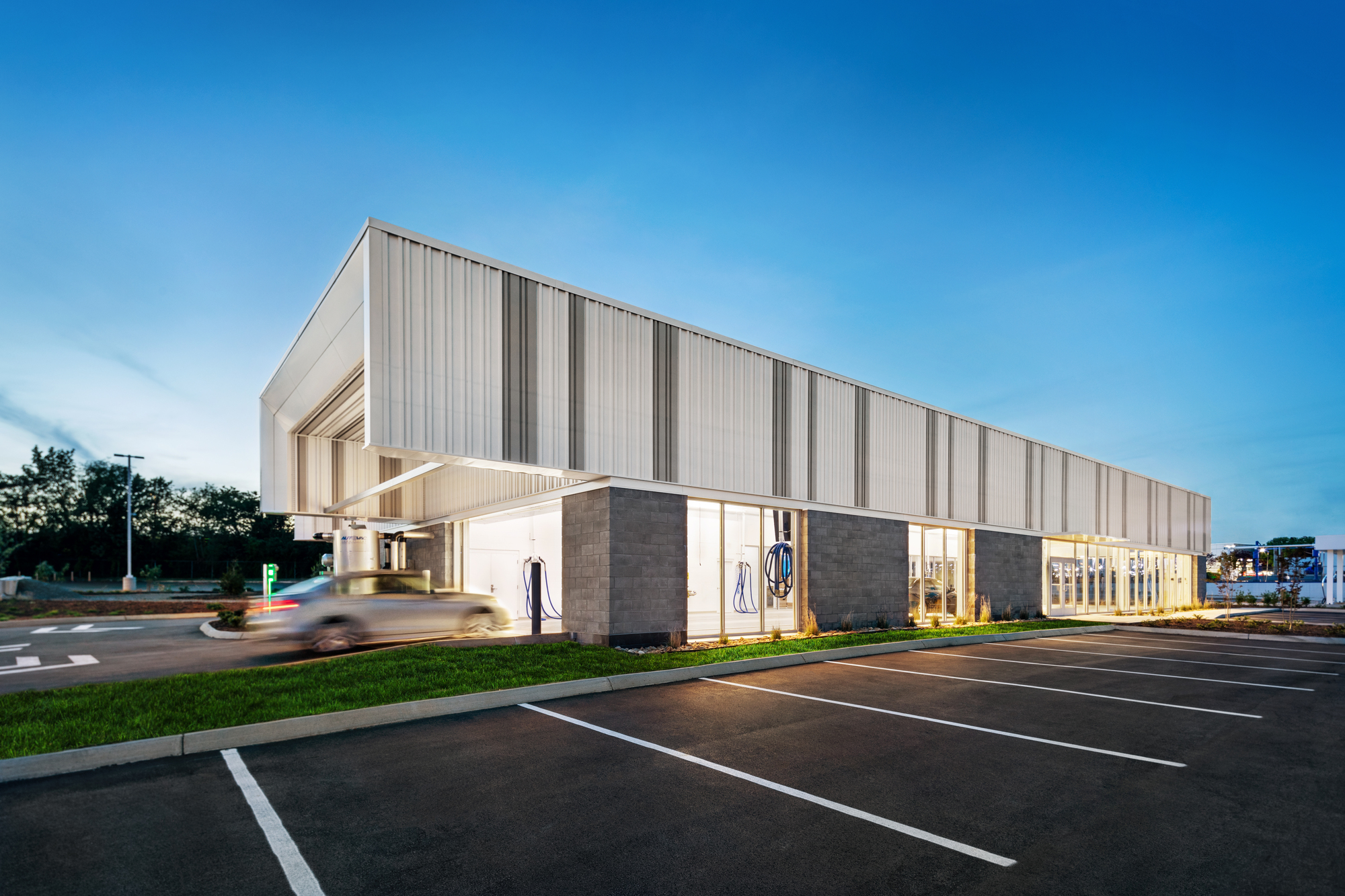 Gallery of Harper Auto Wash / BarberMcMurry Architects 8