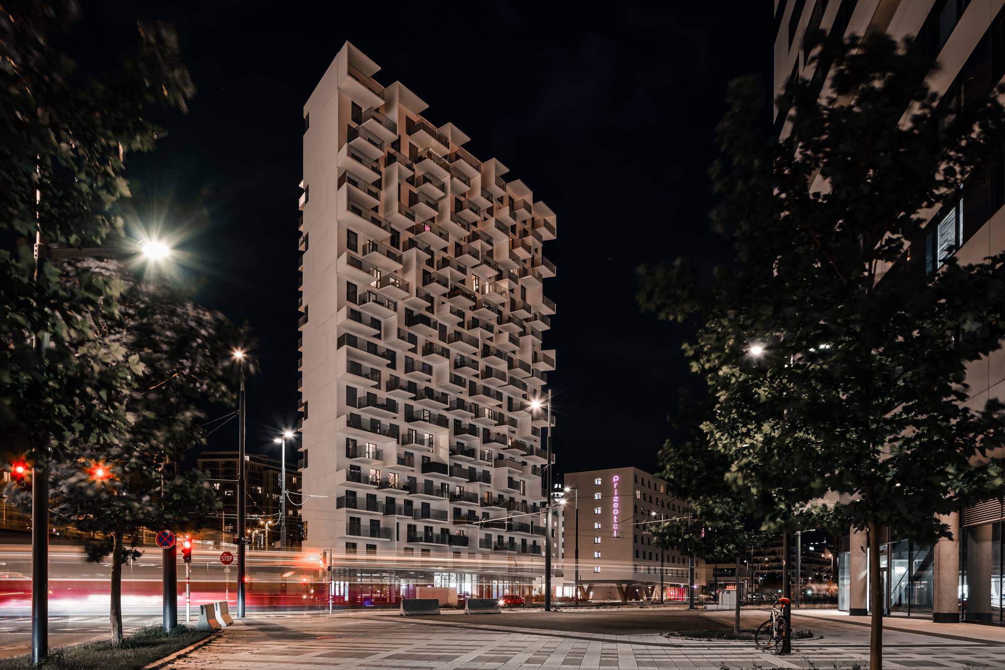 Gallery of The Metropolitan Apartments / Delugan Meissl Associated