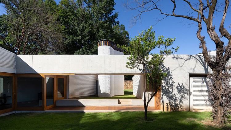 Um vazio de possibilidades: conhecendo a obra do Vão , Casa São João da Boa Vista / Vão . Image © Javier Agustin Rojas
