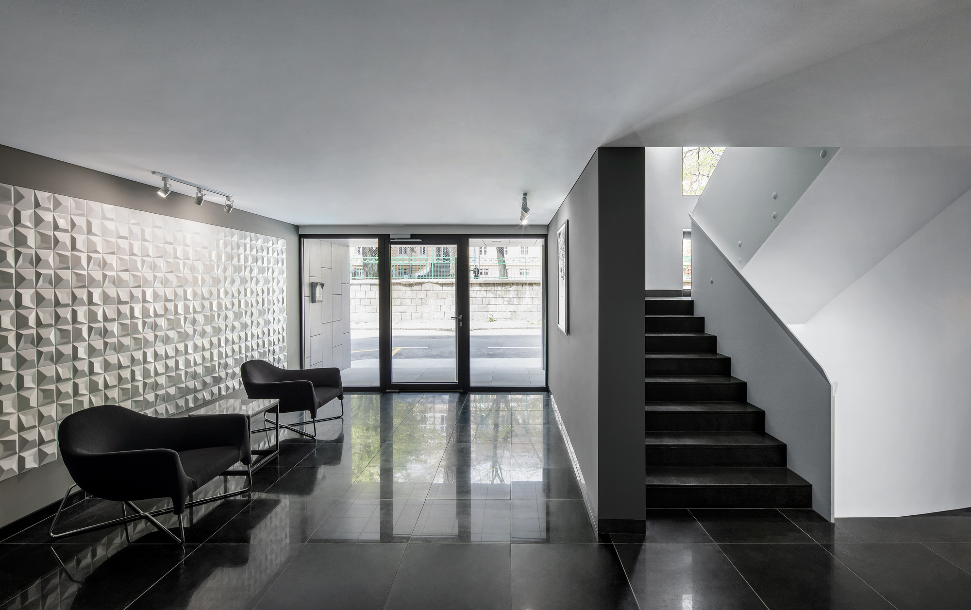 Gallery of KR Apartments / STARH 18