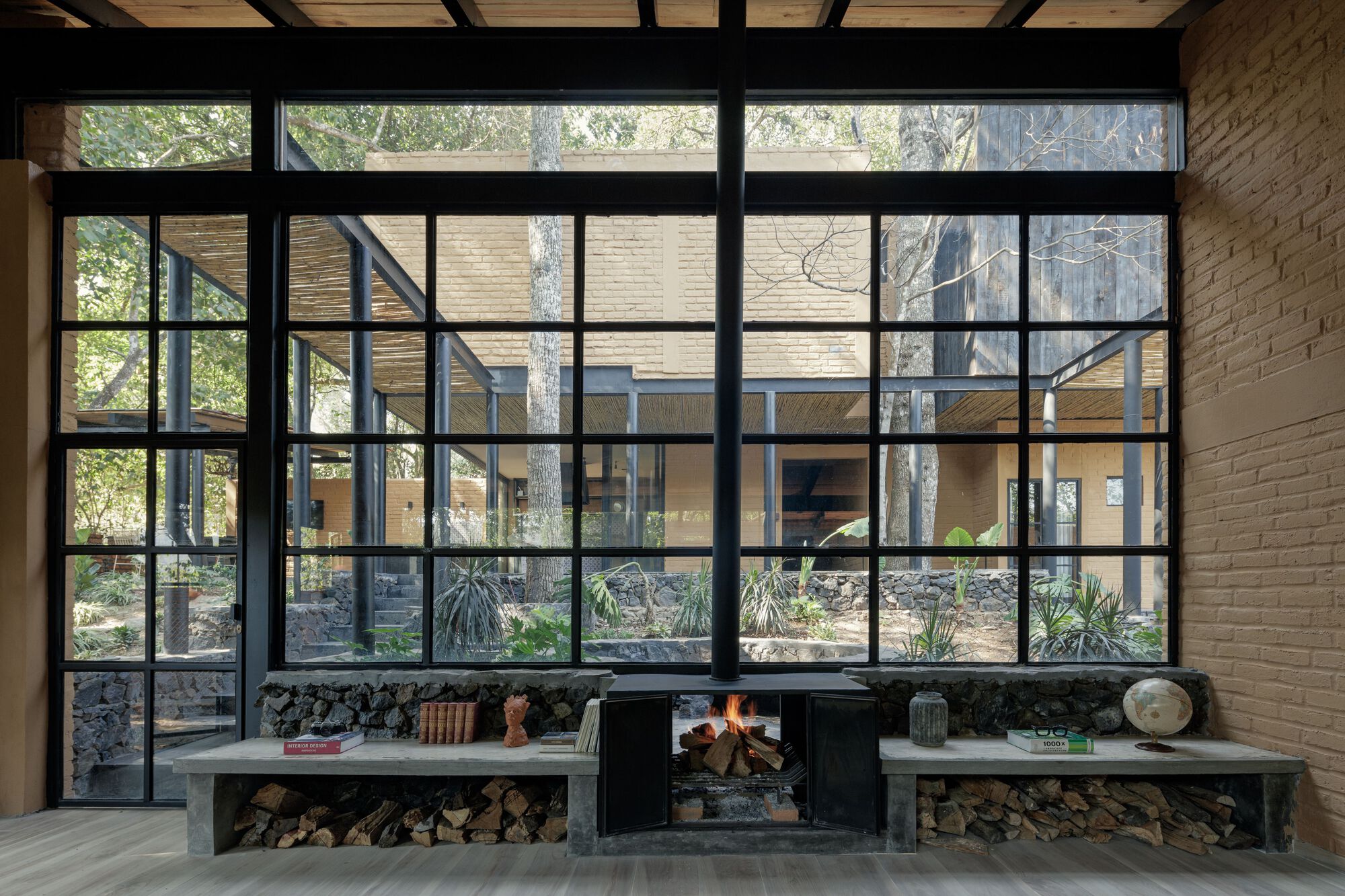 Gallery of Patio House / herchell arquitectos 12