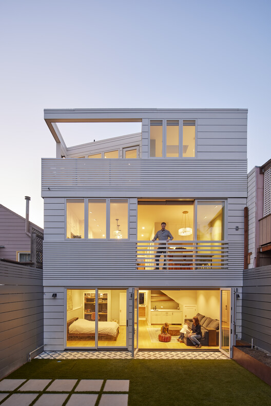  Fourth Wall House / SAW // Spiegel Aihara Workshop - Exterior Photography, Windows, Facade