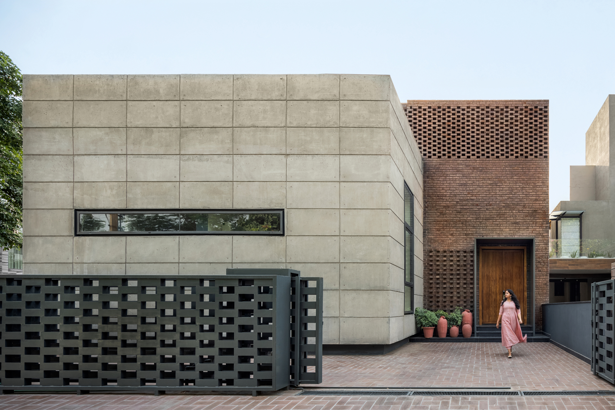 Gallery of The Brick House / Studio Ardete 11