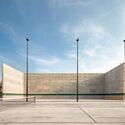 Remodelación Deportivo Colín / Quintanilla Arquitectos - Fotografía exterior, Recreación Y Entrenamiento, Fachada, Puerta