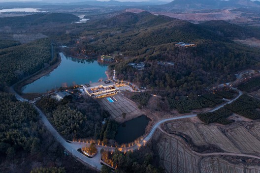 归来兮桠溪庄园酒店综合接待中心 / 建识设计 - 建筑图, 滨水