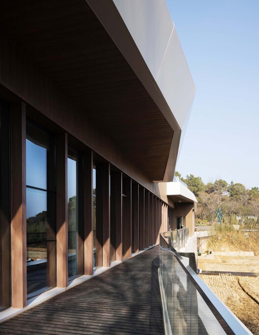 归来兮桠溪庄园酒店综合接待中心 / 建识设计 - 室内图, 表皮