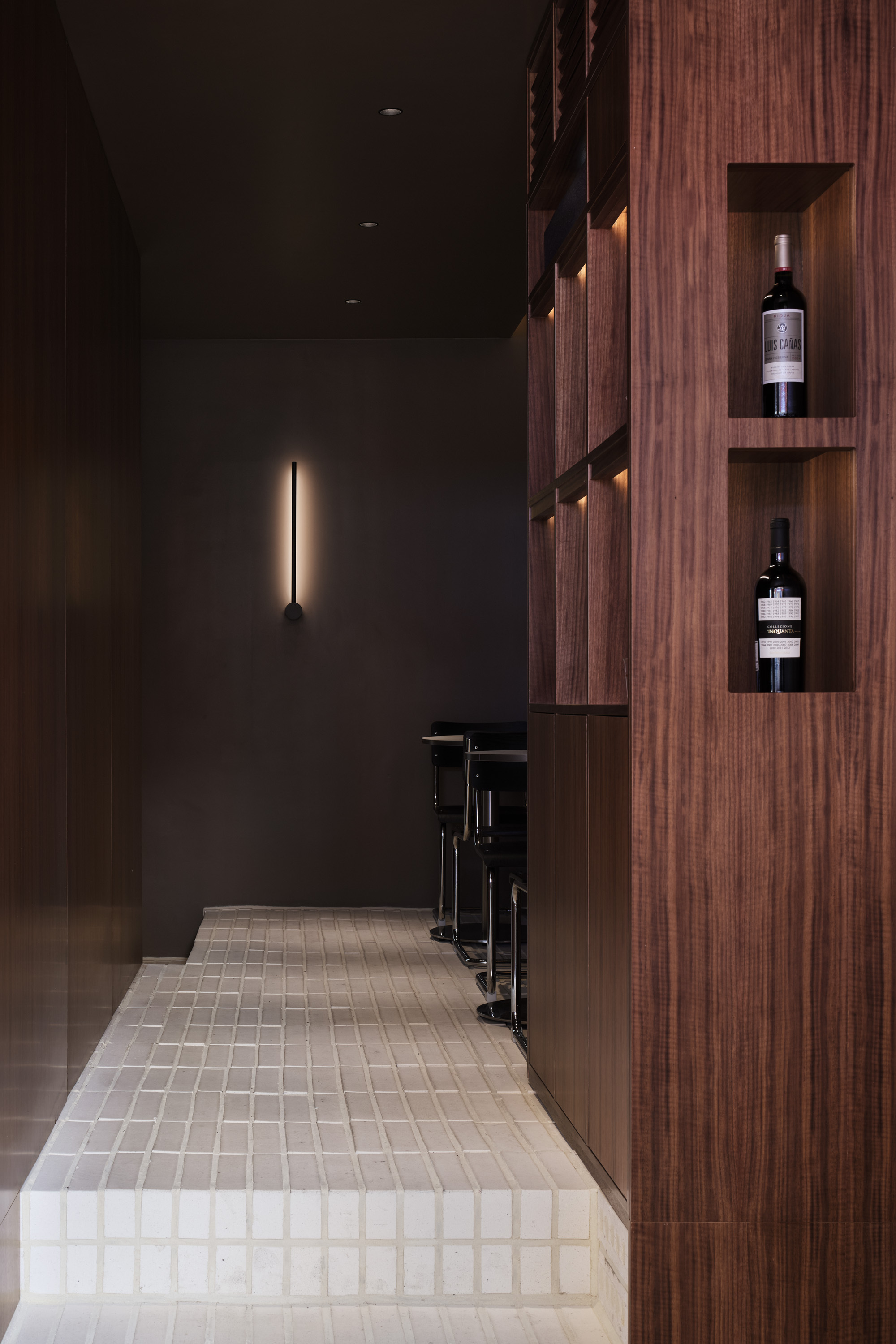 Gallery of Perks Coffee / KKOL Studio - 6