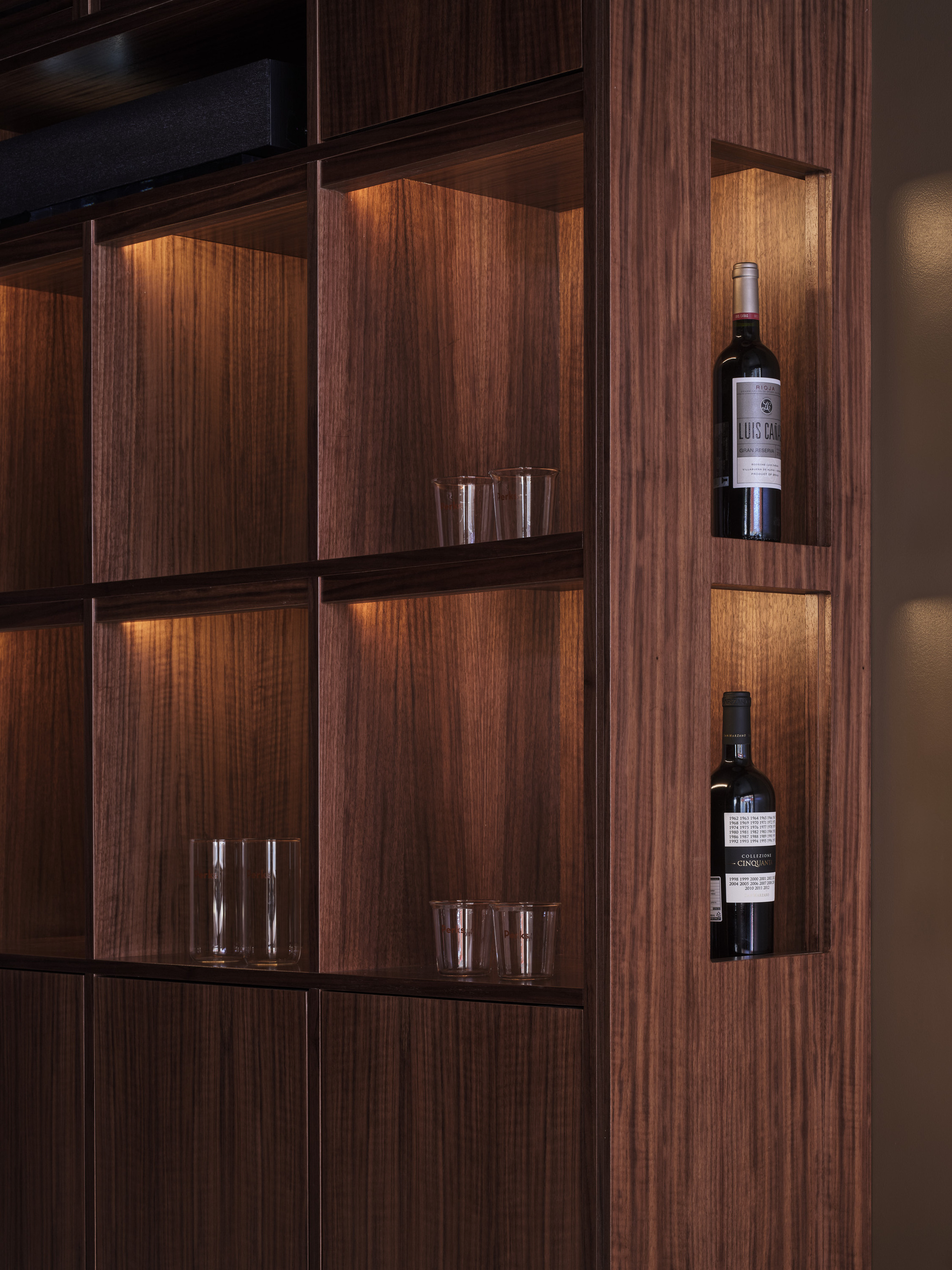 Gallery of Perks Coffee / KKOL Studio - 10