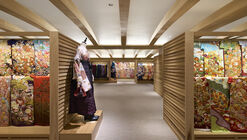 Mayuzuki Kimono Shop / Tsutsumi & Associates