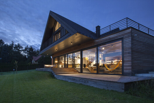 The Lesser Polish Eaves Cottage / BXBstudio Bogusław Barnaś The Lesser Polish Eaves Cottage / BXBstudio Bogusław Barnaś - Exterior Photography, Windows, Facade