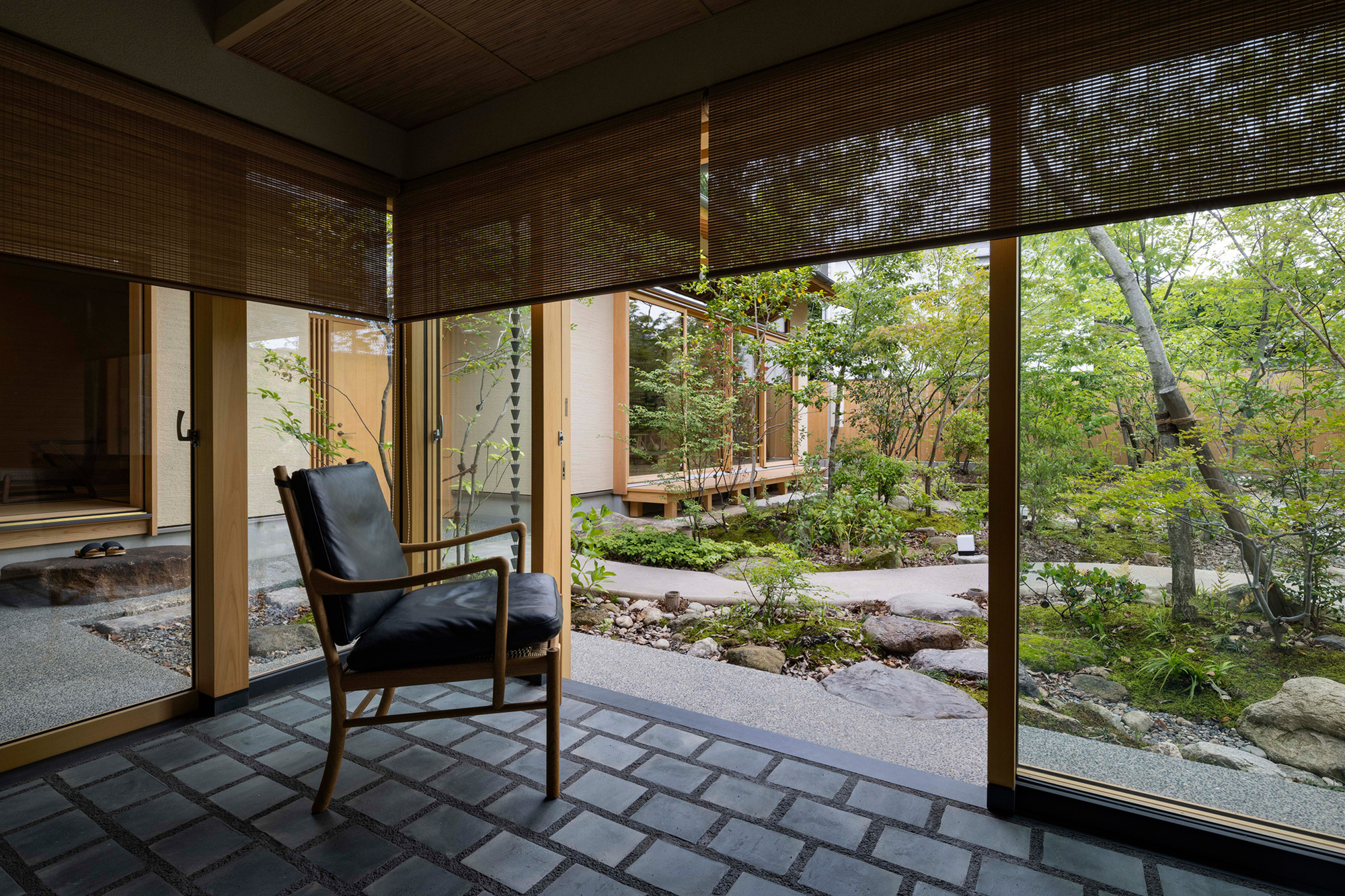 Gallery of House in Nagoya / Takashi Okuno & Associates 8