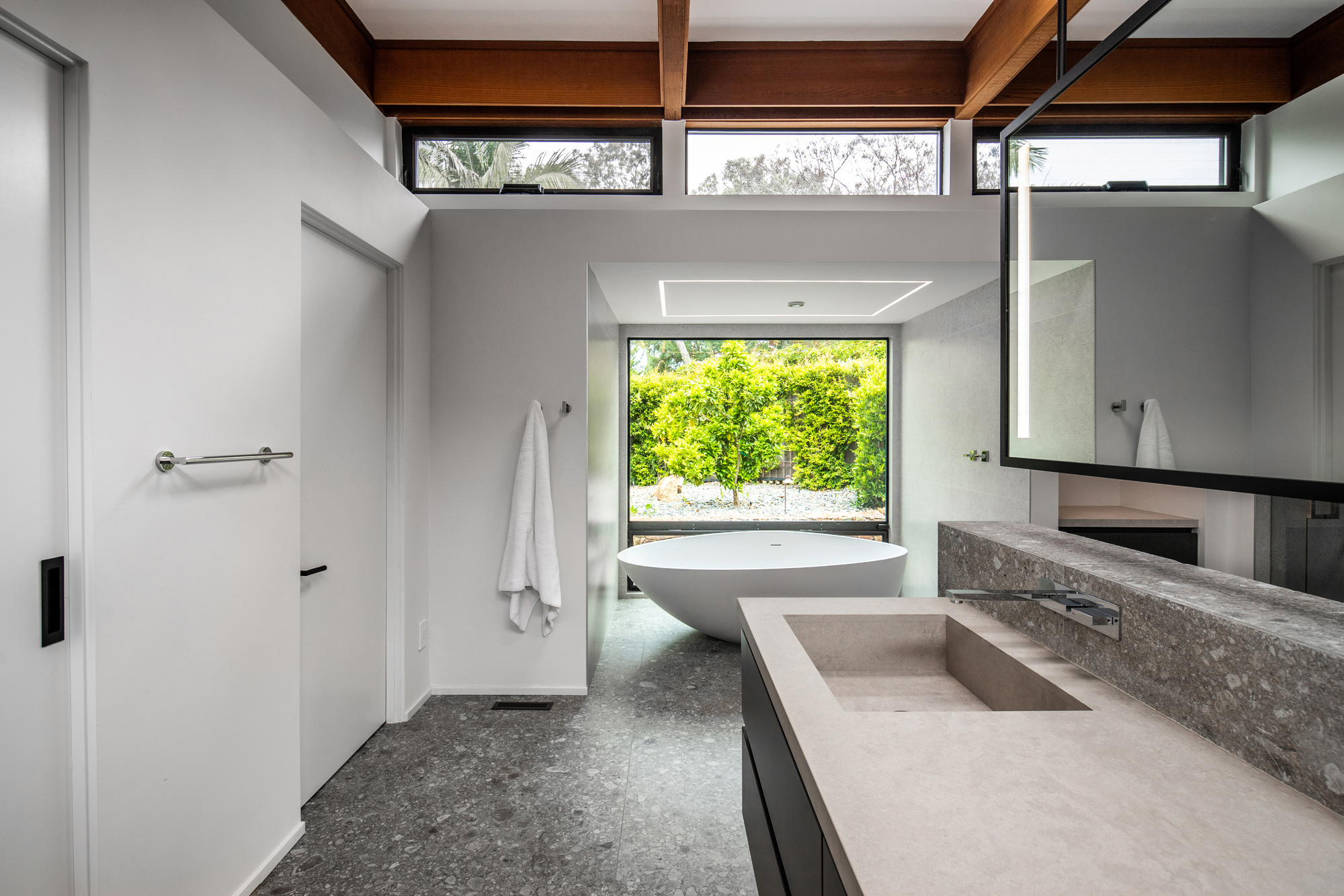 Gallery of 1974 Leonard Veitzer La Jolla Remodel / DNA Design Group - 24