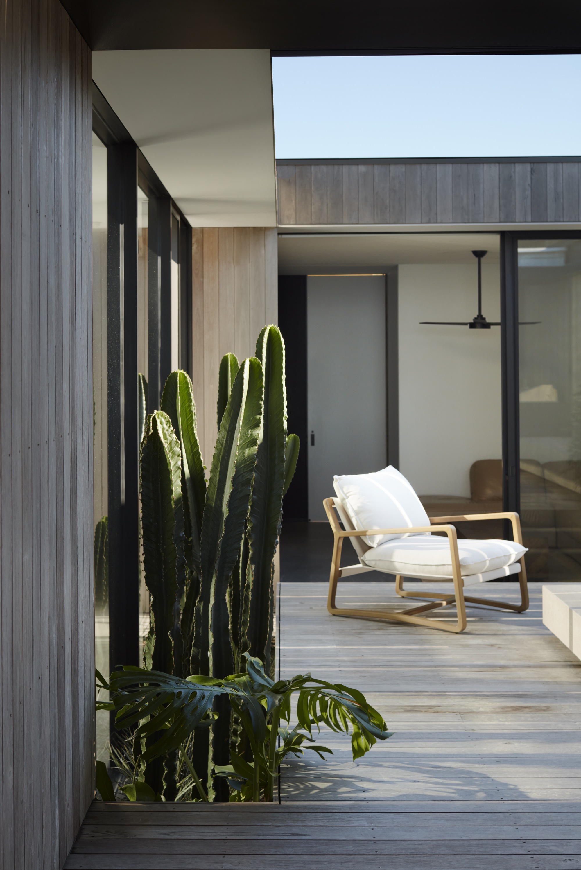 Gallery of Oystercatcher House / MCK Architecture & Interiors 18