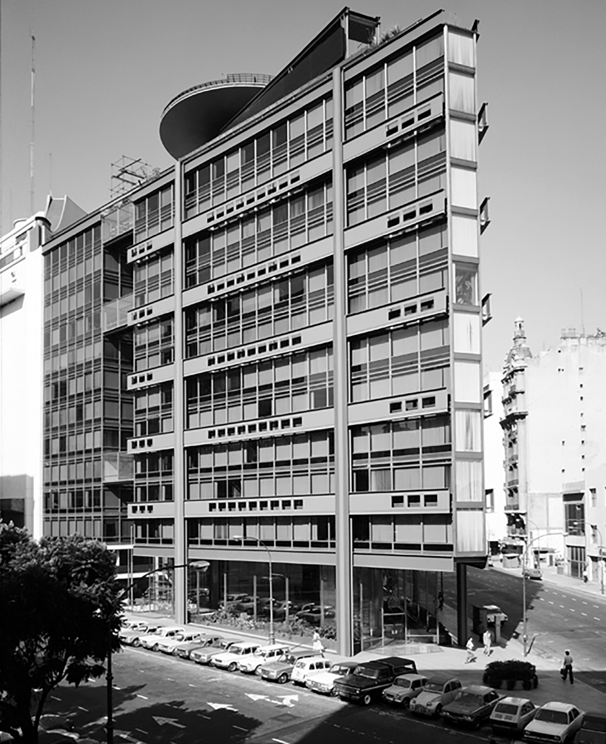 Galería de Clásicos de Arquitectura Edificio SOMISA / Mario Roberto
