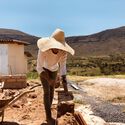 Terra Afefé: uma microcidade de adobe na Chapada Diamantina - Arch Daily Entrevistas
