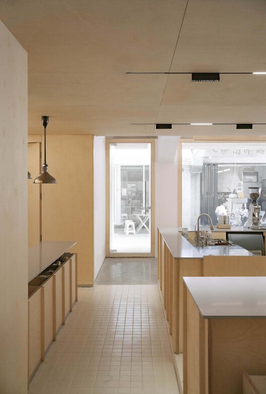 街角改造-Nana Kitchen / 泥木建筑工作室 - 室内图, 水槽, 视窗, 台面, 卫生间