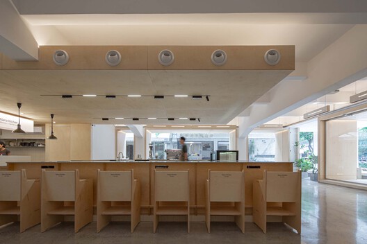 街角改造-Nana Kitchen / 泥木建筑工作室 - 室内图, 厨房, 椅子, 桌子, 视窗