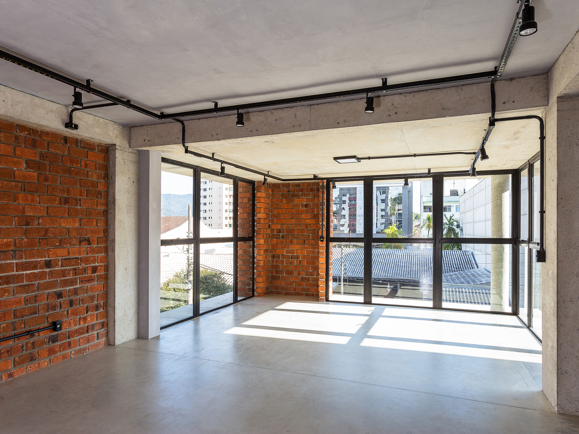 Gallery of Tracker Office Building / VOO® - 4