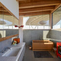 Flower House / NO ARCHITECTURE - Interior Photography, Sink, Windows, Beam