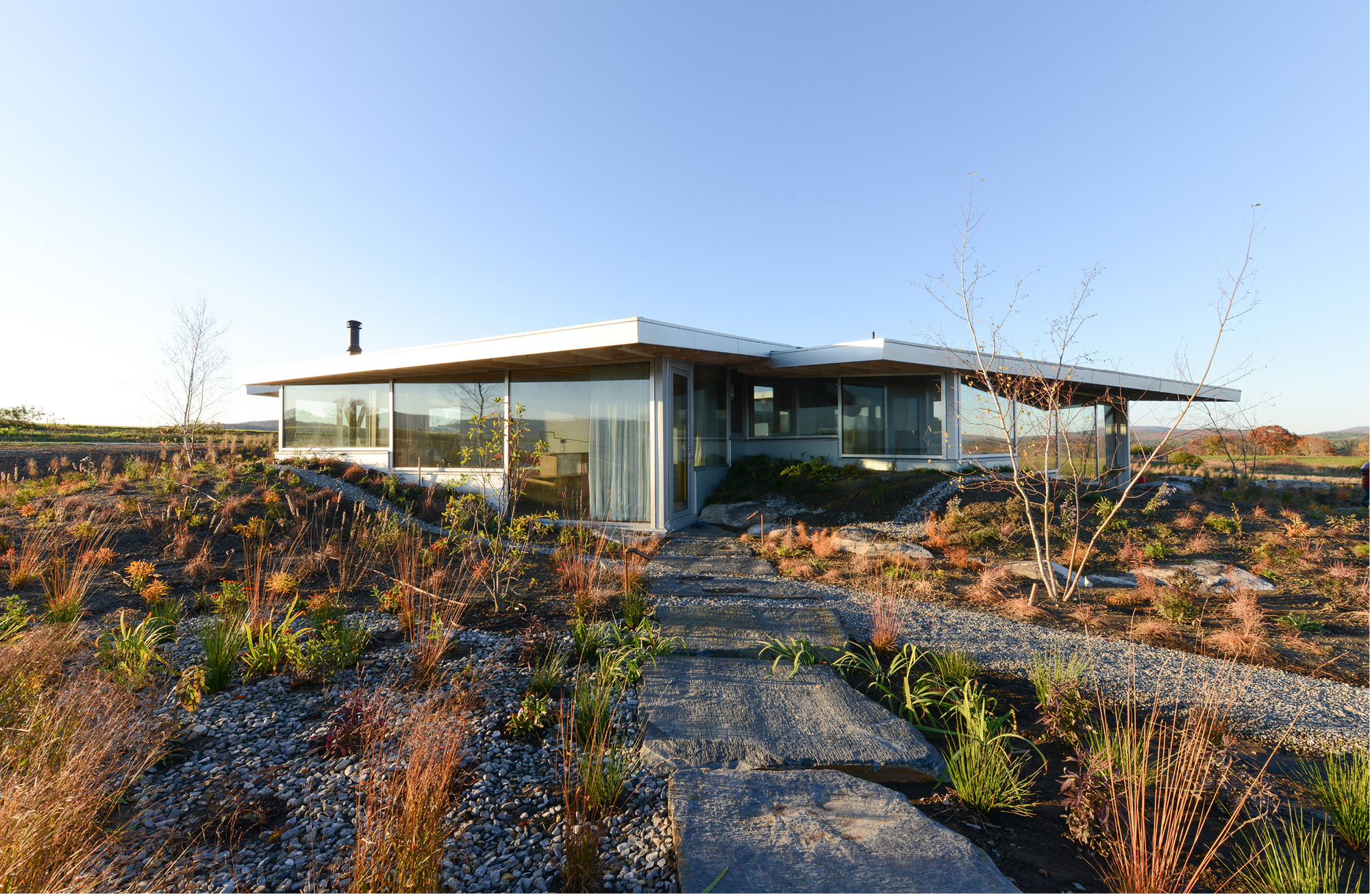 Gallery of Flower House / NO ARCHITECTURE 7