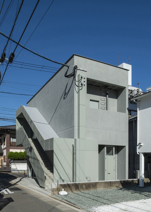 STAGE1 KEGO Commercial Building / CASE-REAL - Exterior Photography, Windows, Facade