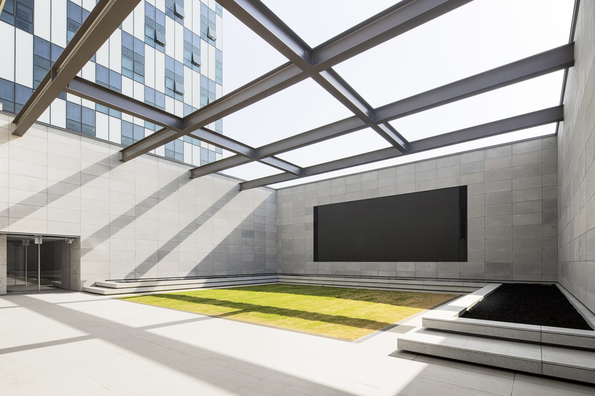 Youth 図録　D museum D Museum / LABOTORY | ArchDaily