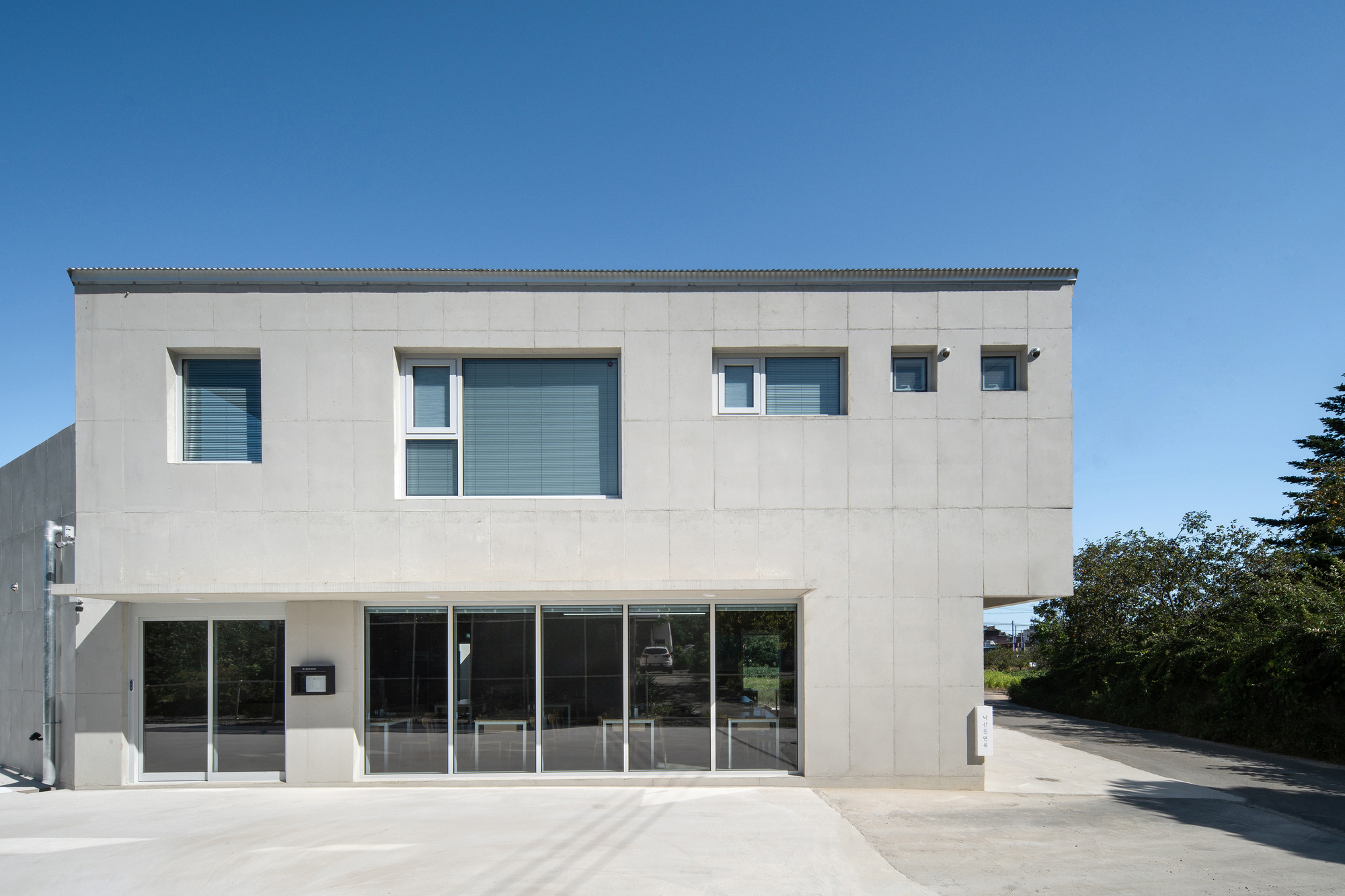 Gallery of Jin House / Narrative Architects 5