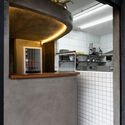 Hamburgueria OTB / Miguel Croce - Fotografia de Interiores, Cozinha