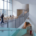 格拉斯哥艺术学院里德大楼 / Steven Holl Architects - 室内图, 艺术与建筑, 楼梯, 扶手, 表皮