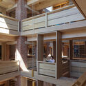 2022 RIBA 斯特林奖得主： Níall McLaughlin Architects ‘剑桥大学麦格达伦学院图书馆’ - Image 2 of 4
