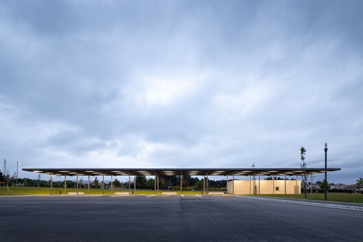 Centro Coordenador de Transportes de Chaves / André Campos | Joana Mendes - Arquitectos - Fotografia de Exterior