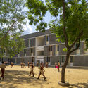 Escola Maharishi Vidya Mandir / KSM Architecture - Fotografia de Exterior