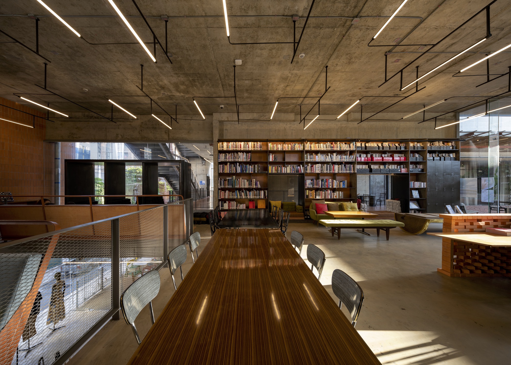 Gallery of Jim Thompson Art Center / design qua 7